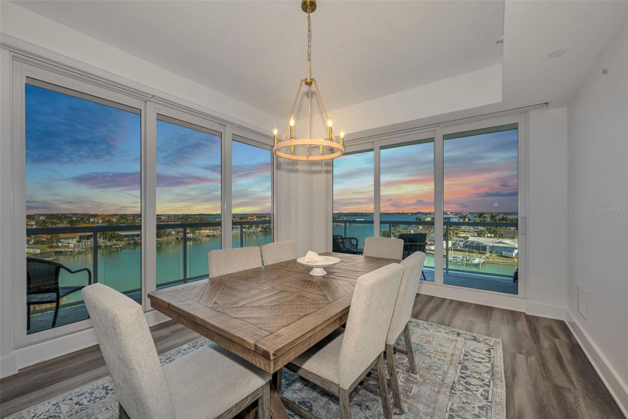 415 Island Way, Unit 509, Clearwater Beach, FL 33767 Photo