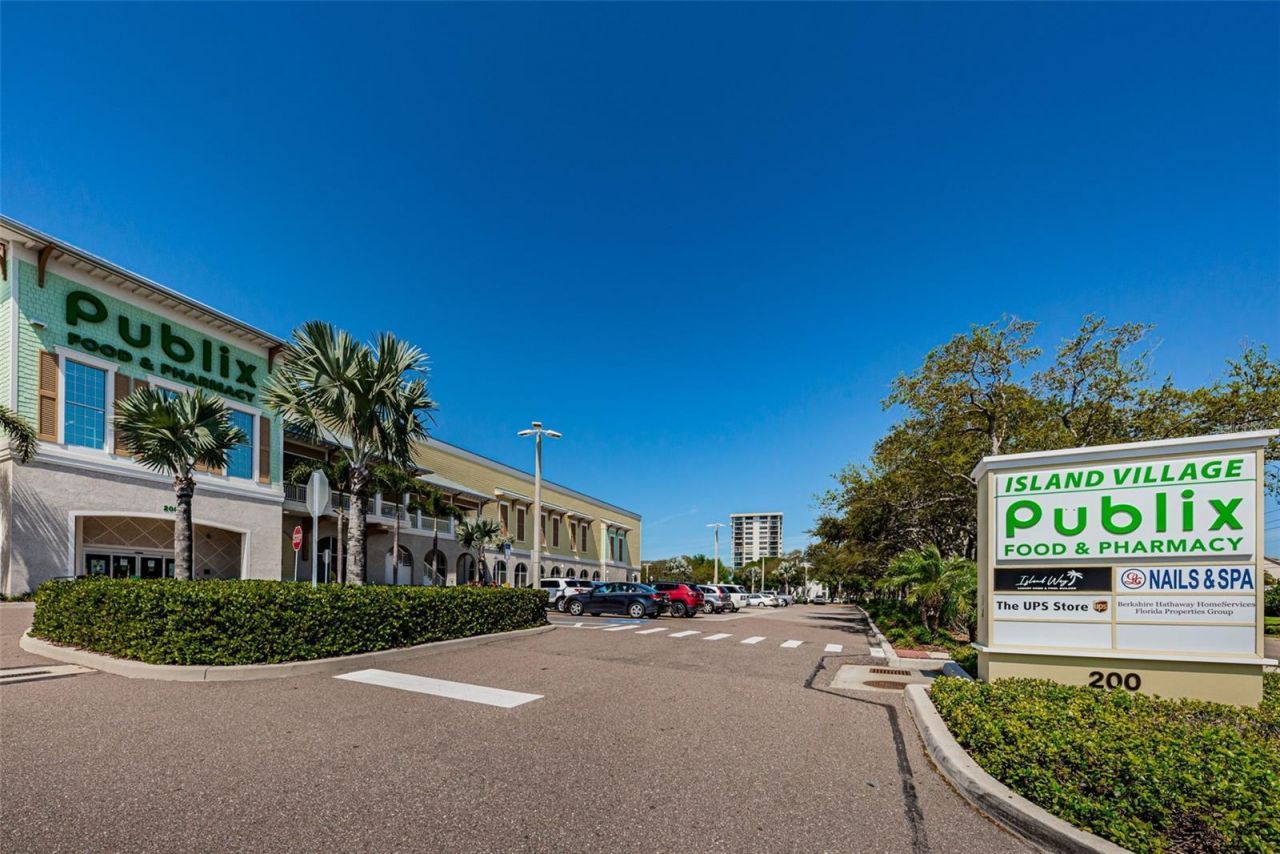415 Island Way, Unit 509, Clearwater Beach, FL 33767 Photo