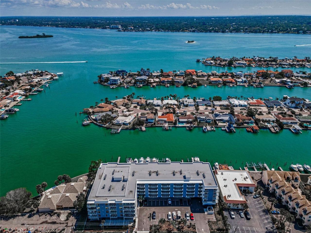 415 Island Way, Unit 509, Clearwater Beach, FL 33767 Photo