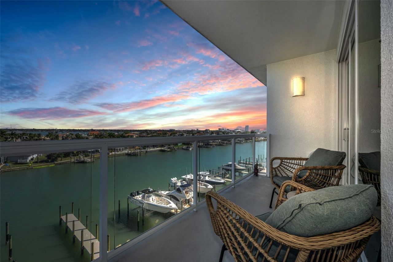 415 Island Way, Unit 509, Clearwater Beach, FL 33767 Photo