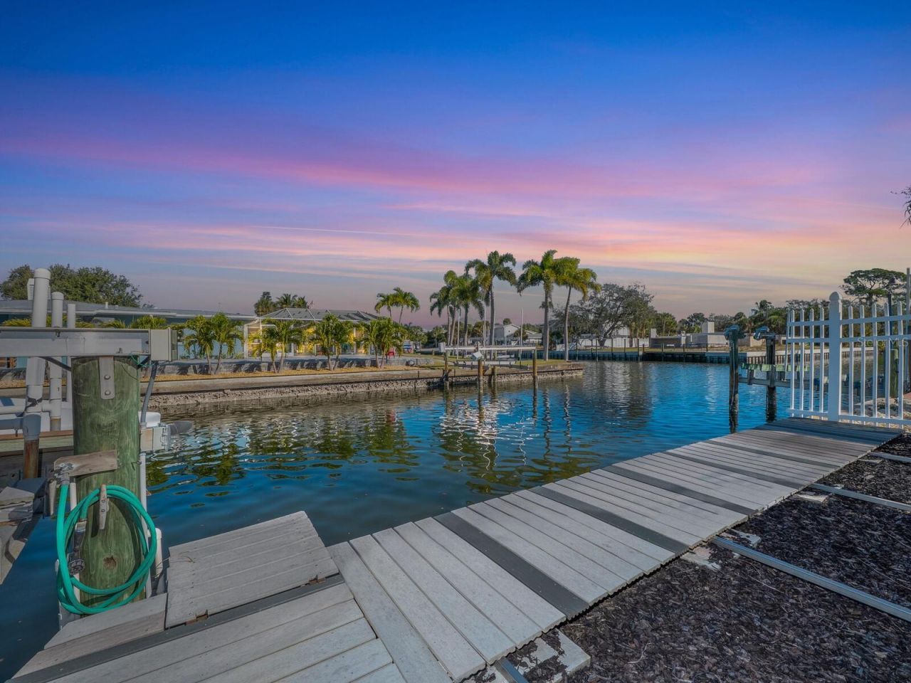 605 Avenida De Mayo, Sarasota, FL 34242 Photo