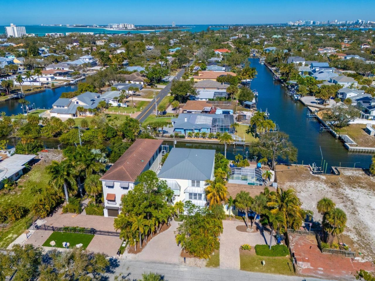 605 Avenida De Mayo, Sarasota, FL 34242 Photo