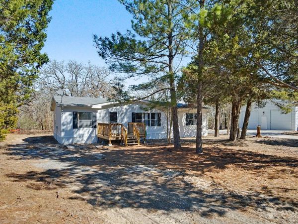 182 Wayside CT, Elgin, TX 78621