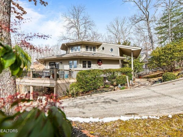 639 Deerwood Lane, LaFollette, TN 37766