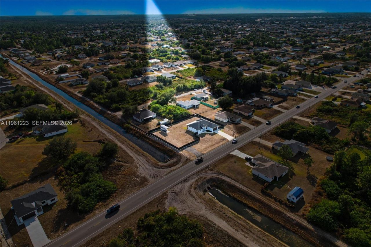 3705 SW 23rd St , Lehigh Acres, FL 33976 Photo