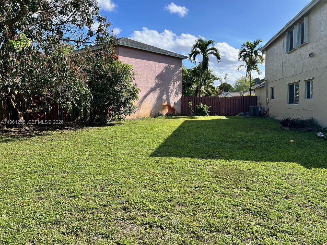 8801 SW 9th Ct, Pembroke Pines, FL 33025 Photo