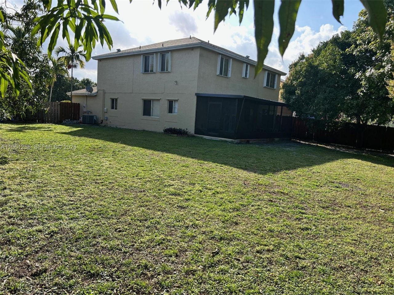 8801 SW 9th Ct, Pembroke Pines, FL 33025 Photo