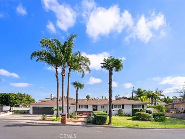 13592 Saigon, North Tustin, CA 92705