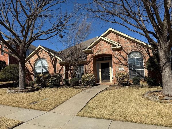 429 Crestview Point Drive, Lewisville, TX 75067