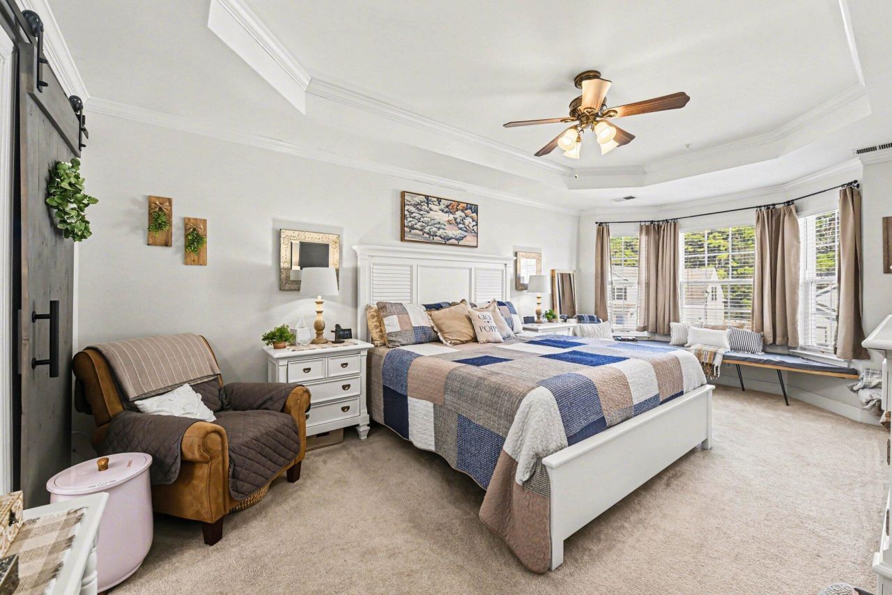 448 Sablewood Drive Photo 16