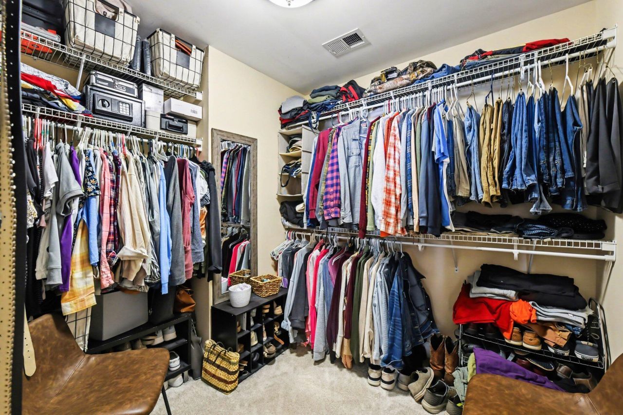 448 Sablewood Drive Photo 19