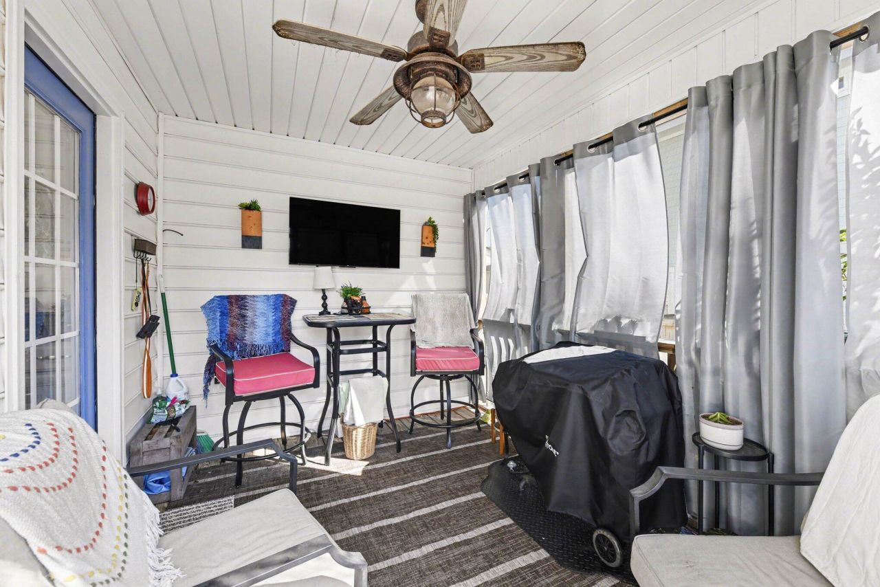 448 Sablewood Drive Photo 26