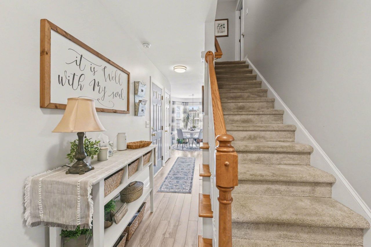 448 Sablewood Drive Photo 6