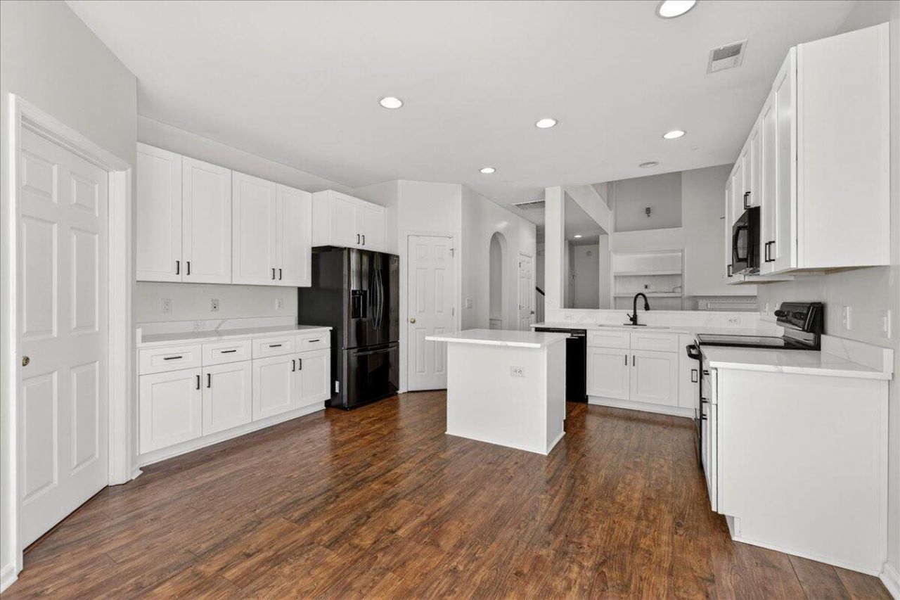 317 Whispering Cypress Drive Photo 12