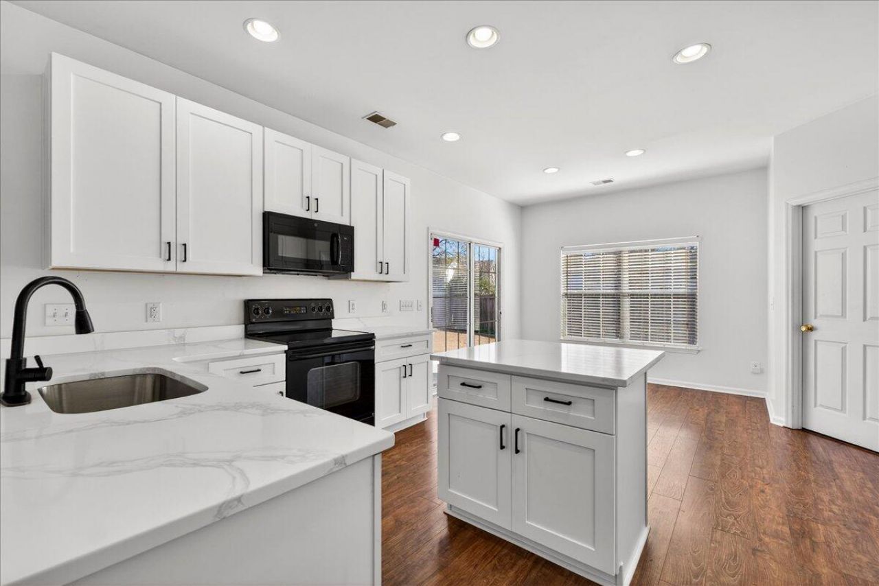 317 Whispering Cypress Drive Photo 13