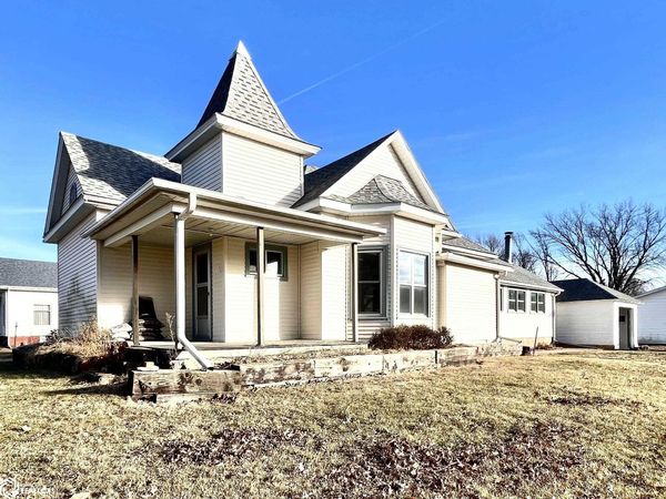 100 Elm Street, Elliott, IA 51532