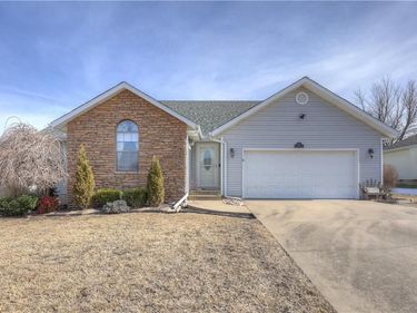 207 Suzanne Lane, Webb City, MO 64870