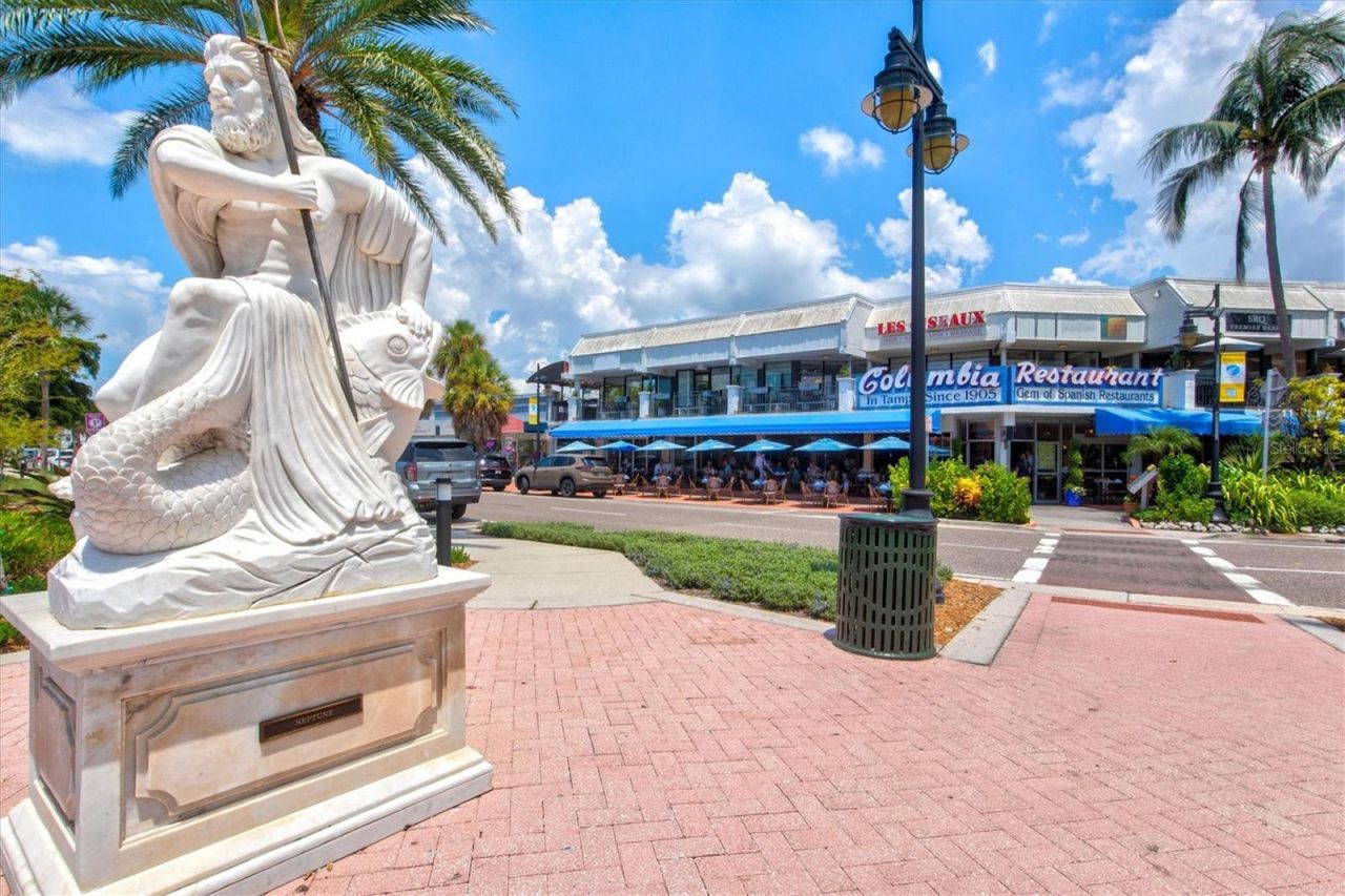 50 Central Avenue, Unit 15A, Sarasota, FL 34236 Photo