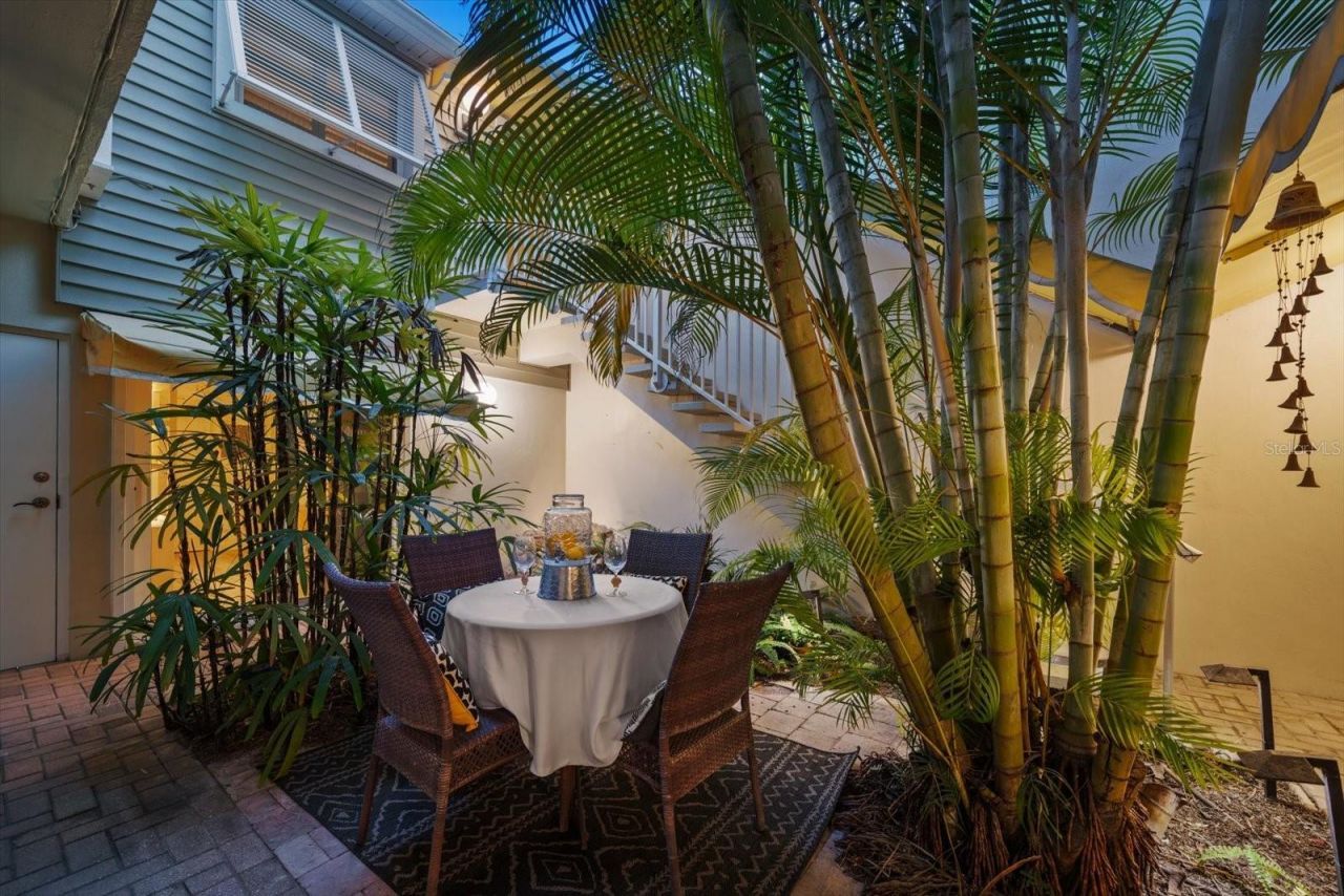 2300 Gulf Boulevard, Unit D1, Belleair Beach, FL 33786 Photo