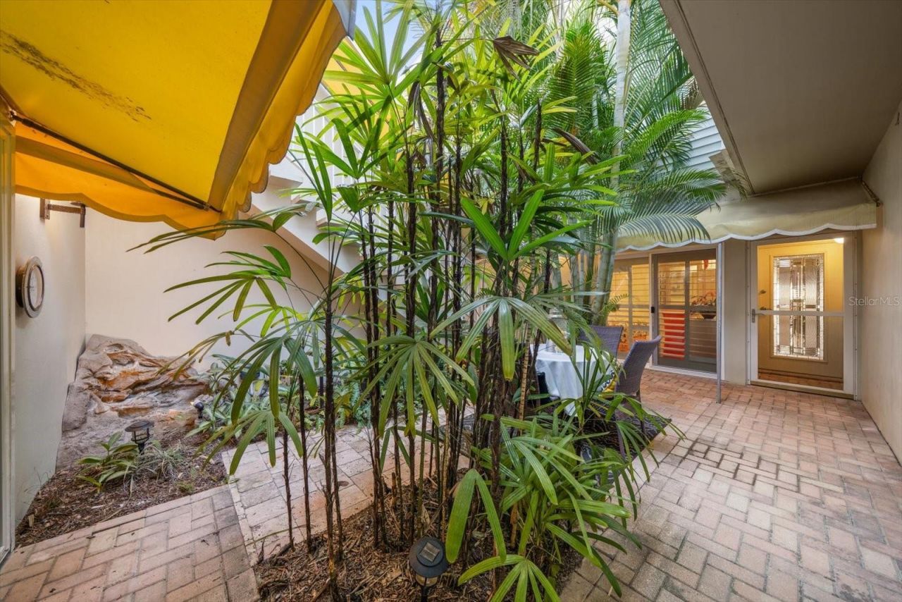 2300 Gulf Boulevard, Unit D1, Belleair Beach, FL 33786 Photo