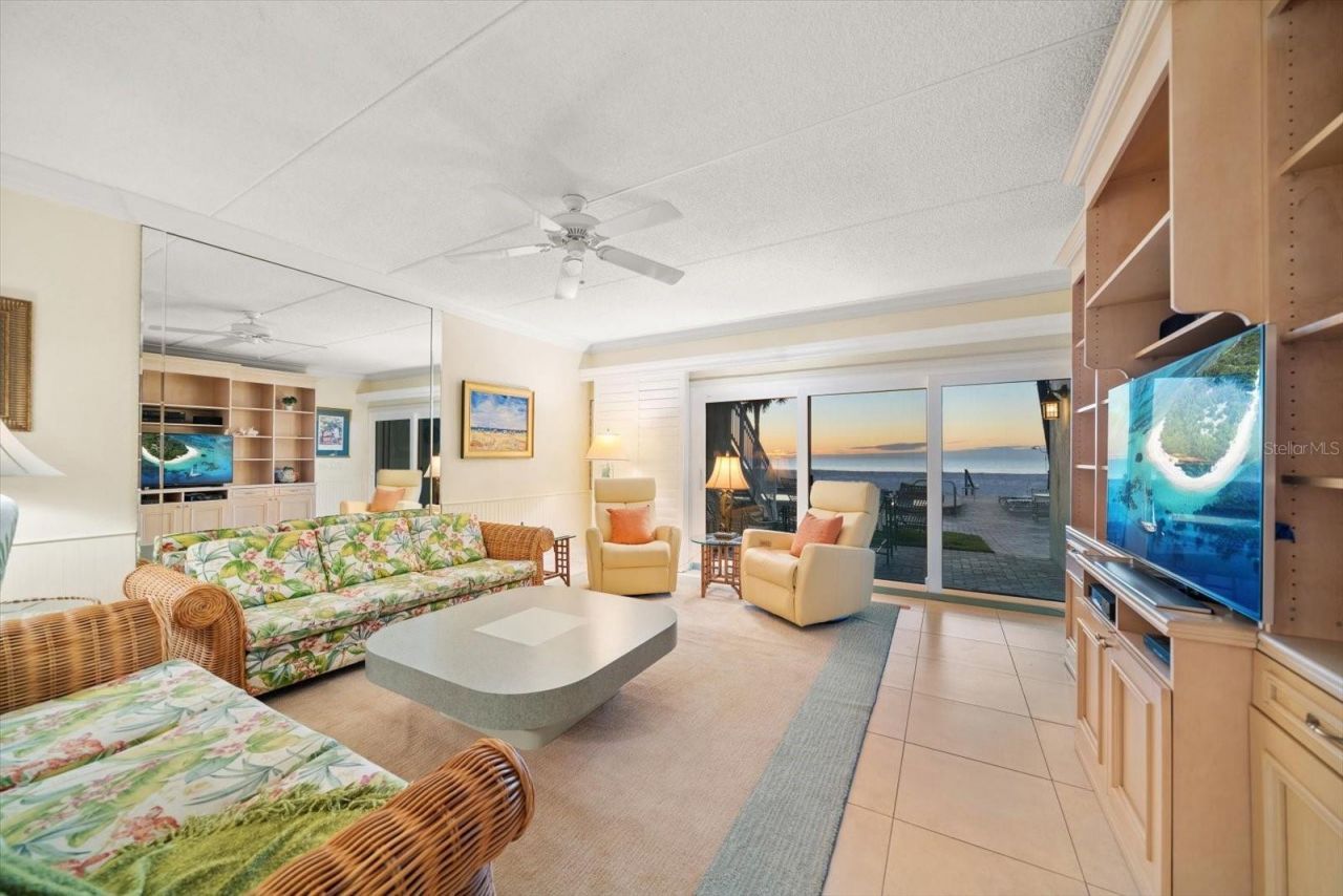 2300 Gulf Boulevard, Unit D1, Belleair Beach, FL 33786 Photo