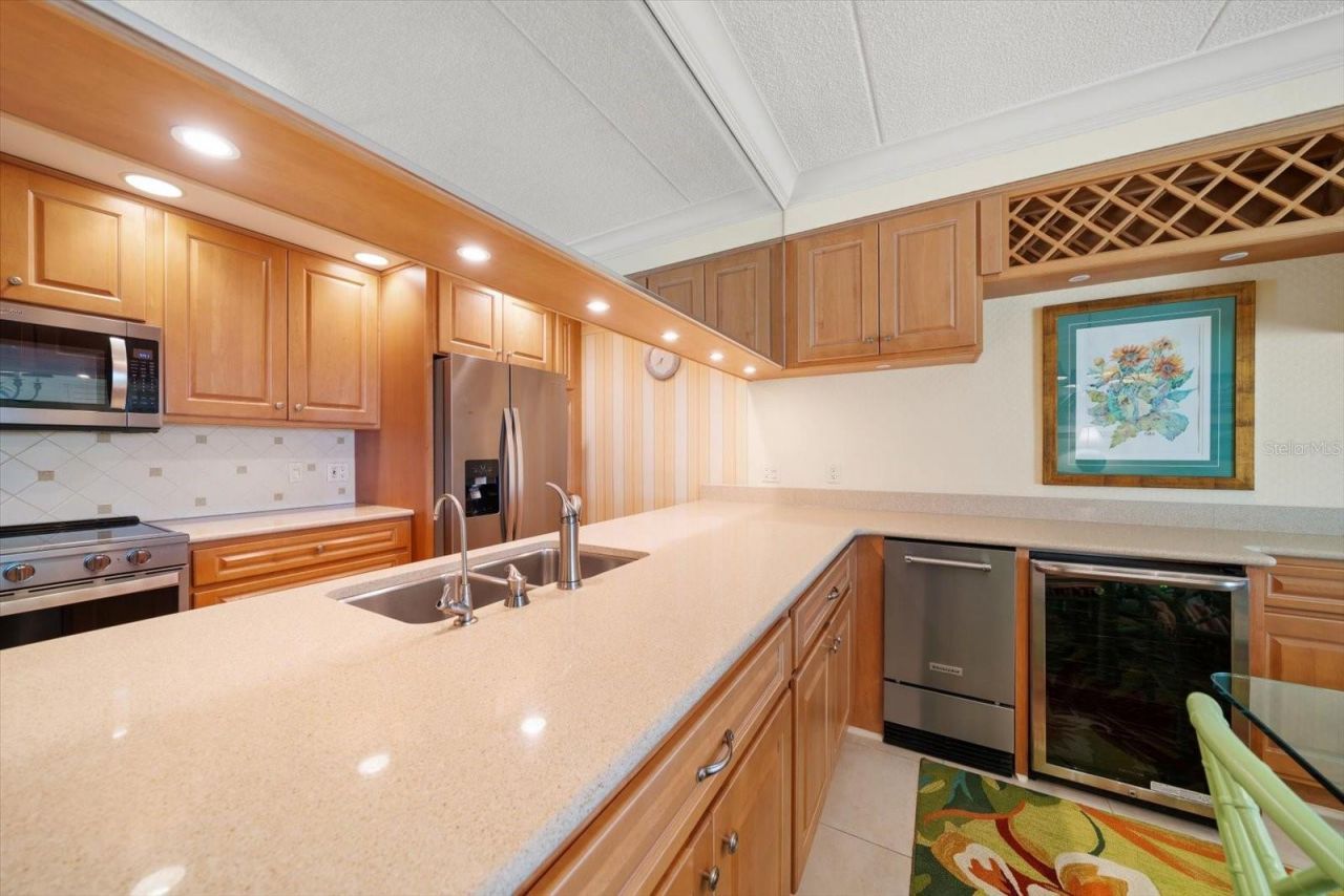 2300 Gulf Boulevard, Unit D1, Belleair Beach, FL 33786 Photo