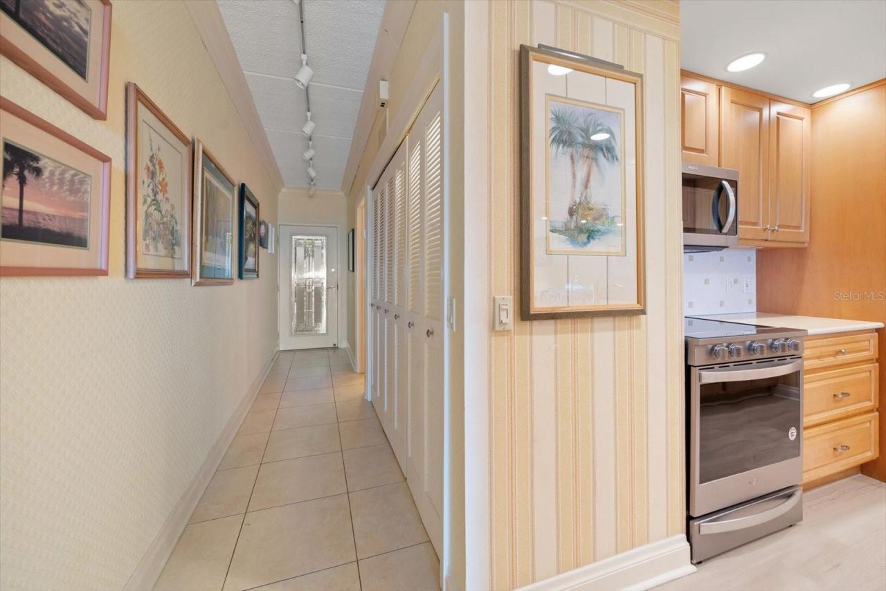 2300 Gulf Boulevard, Unit D1, Belleair Beach, FL 33786 Photo