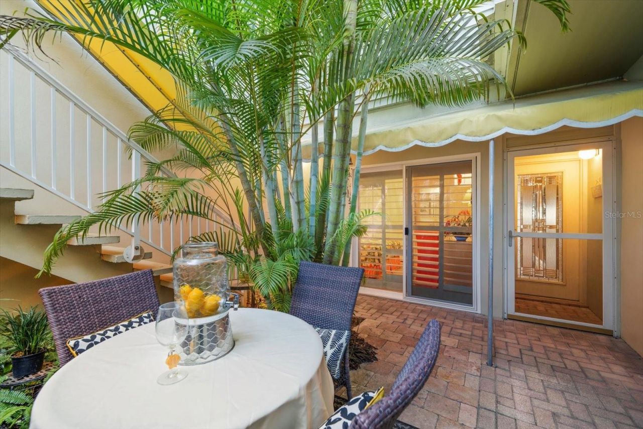 2300 Gulf Boulevard, Unit D1, Belleair Beach, FL 33786 Photo