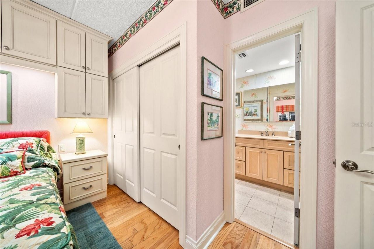 2300 Gulf Boulevard, Unit D1, Belleair Beach, FL 33786 Photo