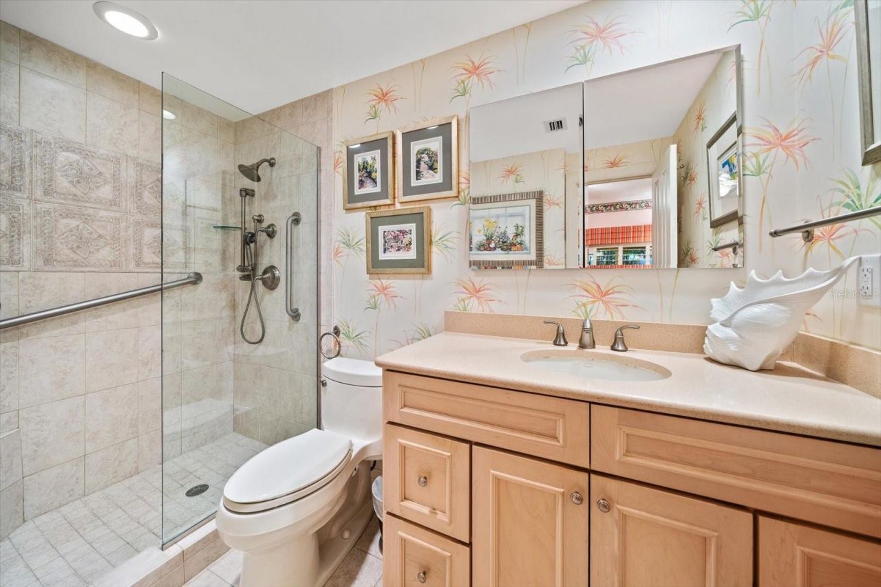 2300 Gulf Boulevard, Unit D1, Belleair Beach, FL 33786 Photo