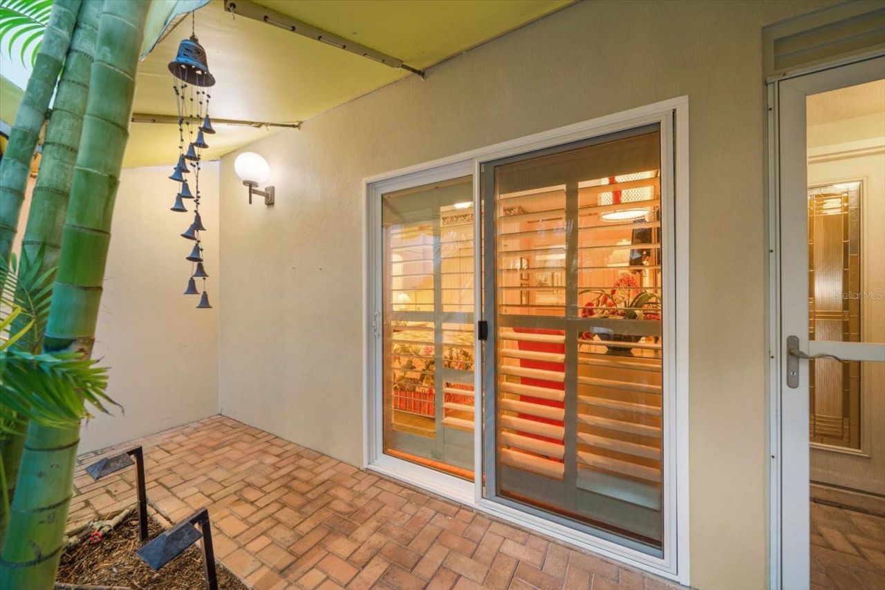2300 Gulf Boulevard, Unit D1, Belleair Beach, FL 33786 Photo