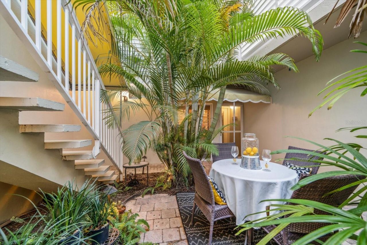 2300 Gulf Boulevard, Unit D1, Belleair Beach, FL 33786 Photo