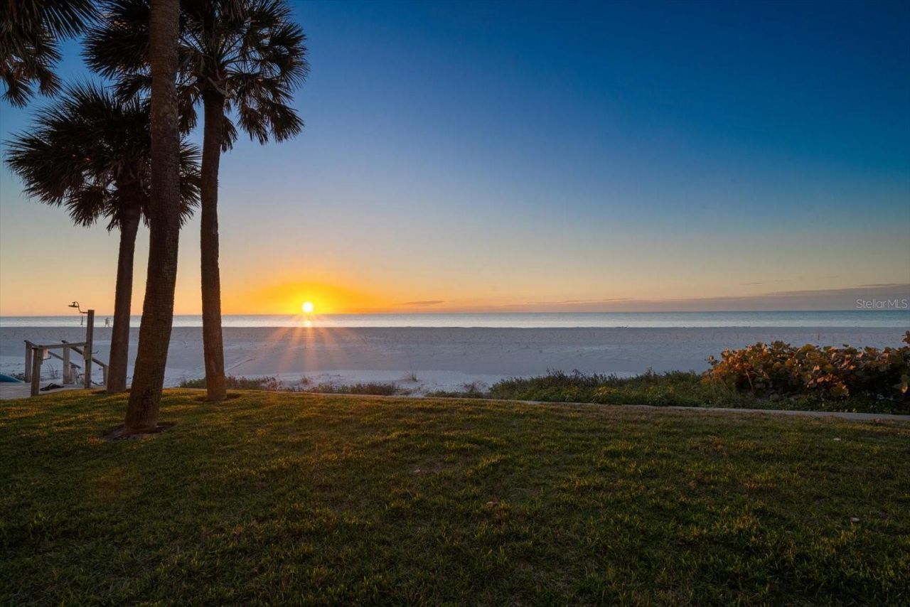 2300 Gulf Boulevard, Unit D1, Belleair Beach, FL 33786 Photo