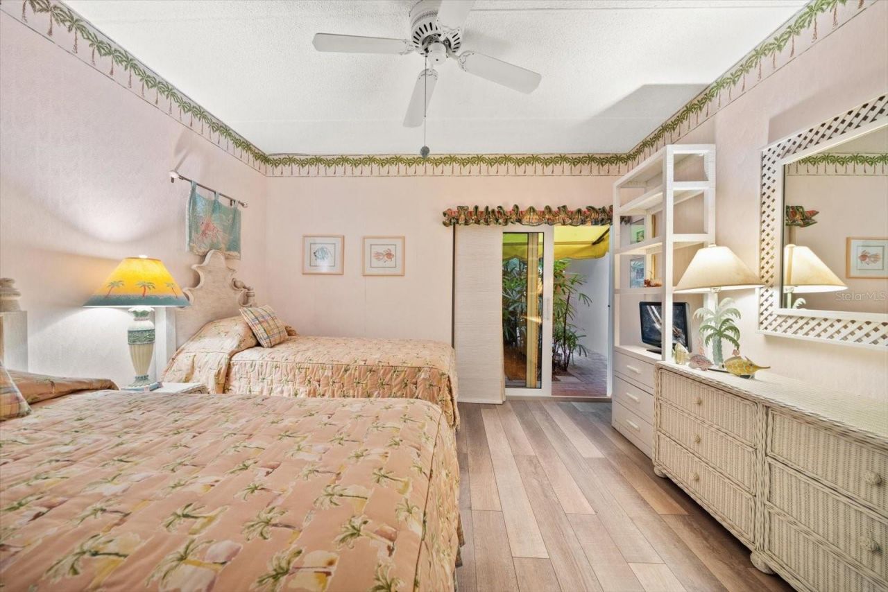 2300 Gulf Boulevard, Unit D1, Belleair Beach, FL 33786 Photo