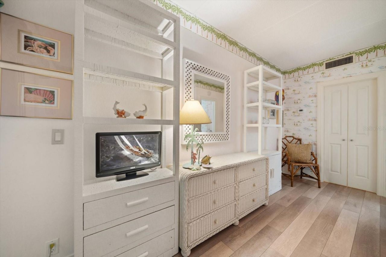 2300 Gulf Boulevard, Unit D1, Belleair Beach, FL 33786 Photo