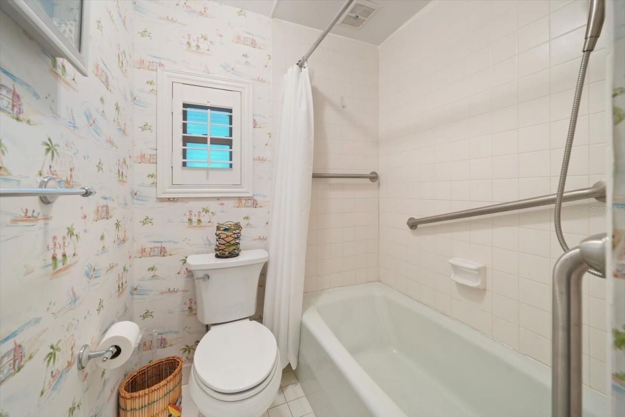 2300 Gulf Boulevard, Unit D1, Belleair Beach, FL 33786 Photo