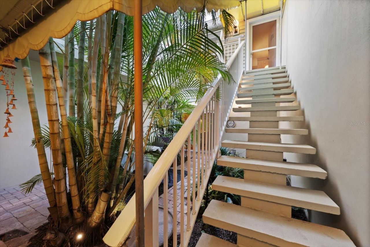 2300 Gulf Boulevard, Unit D1, Belleair Beach, FL 33786 Photo