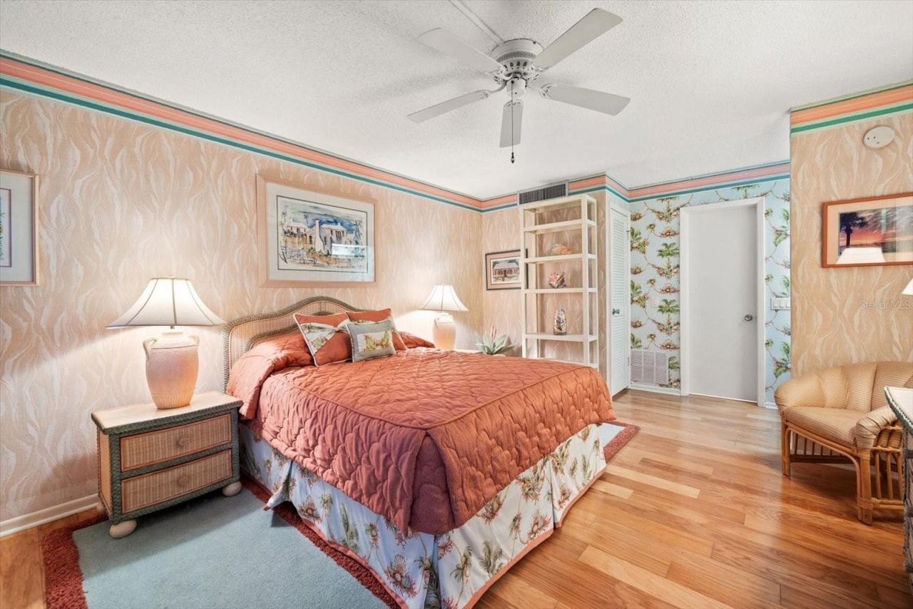 2300 Gulf Boulevard, Unit D1, Belleair Beach, FL 33786 Photo