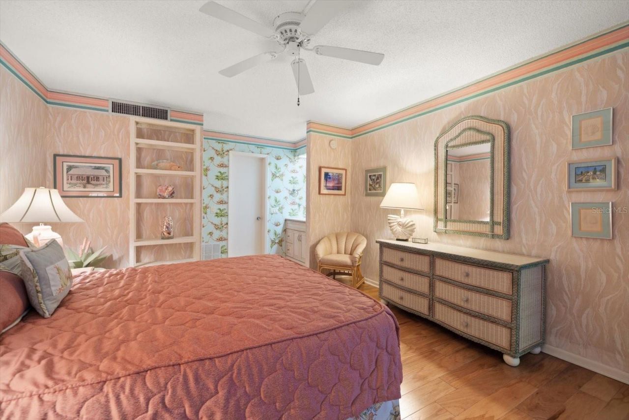 2300 Gulf Boulevard, Unit D1, Belleair Beach, FL 33786 Photo