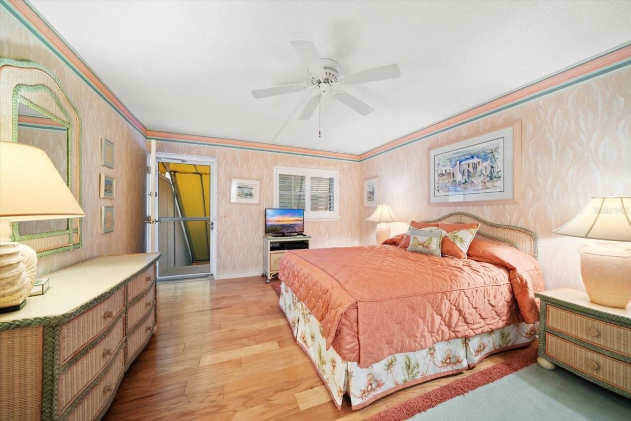 2300 Gulf Boulevard, Unit D1, Belleair Beach, FL 33786 Photo