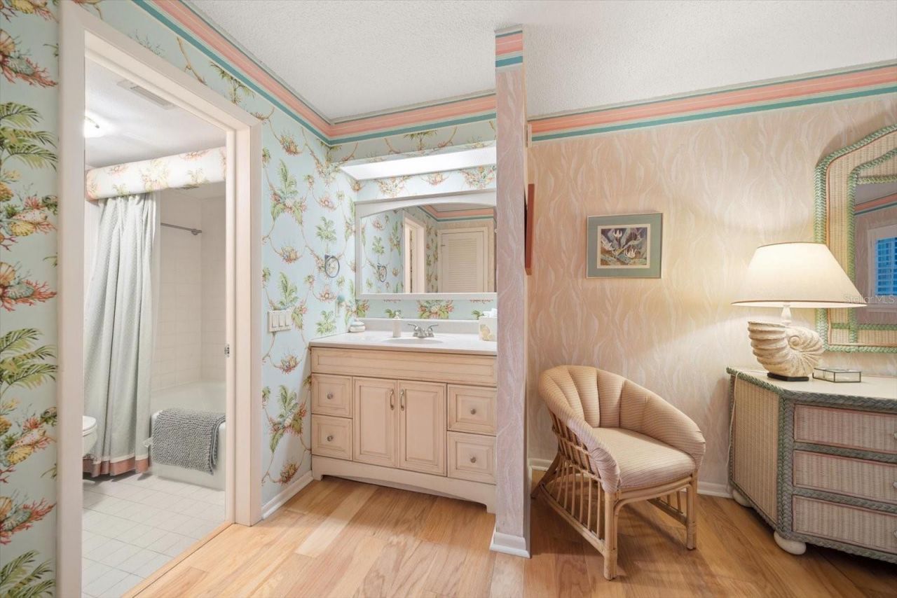 2300 Gulf Boulevard, Unit D1, Belleair Beach, FL 33786 Photo