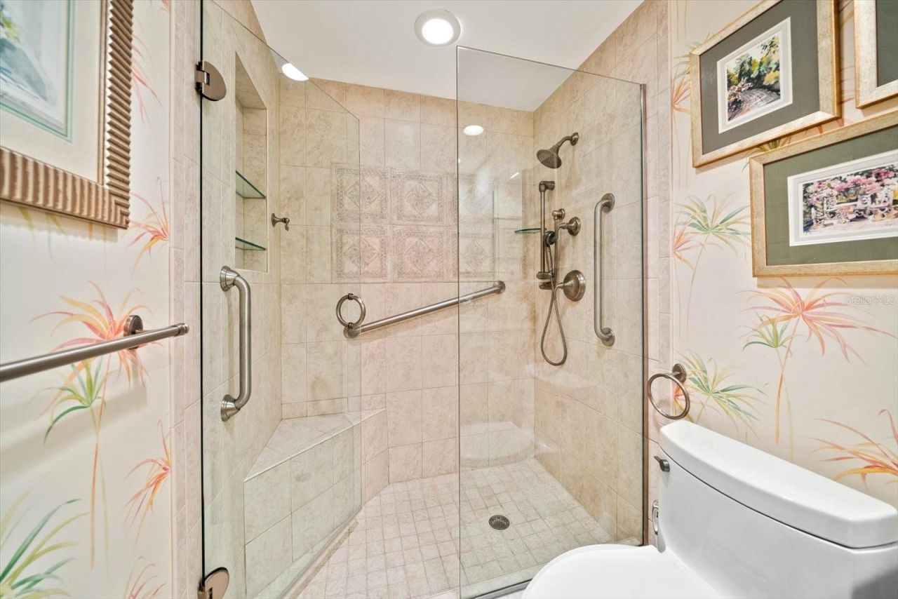 2300 Gulf Boulevard, Unit D1, Belleair Beach, FL 33786 Photo
