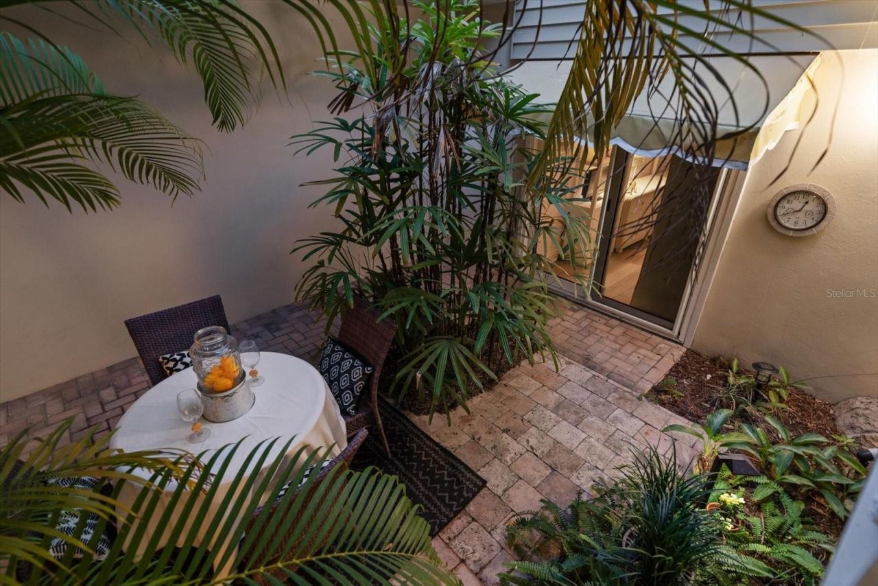 2300 Gulf Boulevard, Unit D1, Belleair Beach, FL 33786 Photo