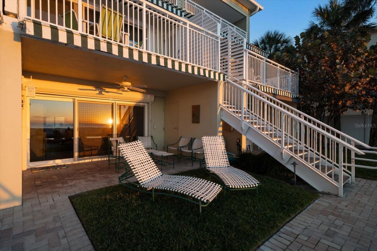 2300 Gulf Boulevard, Unit D1, Belleair Beach, FL 33786 Photo