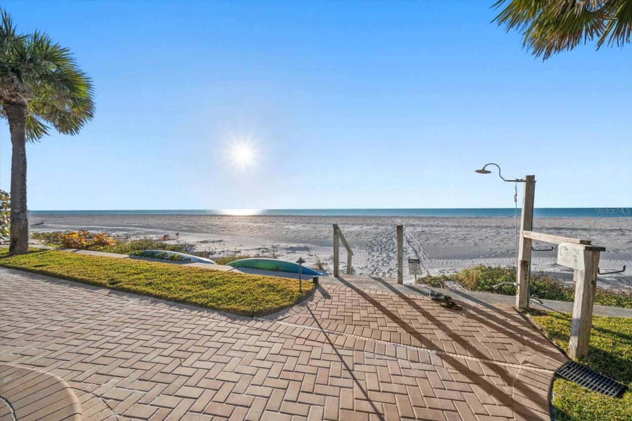 2300 Gulf Boulevard, Unit D1, Belleair Beach, FL 33786 Photo