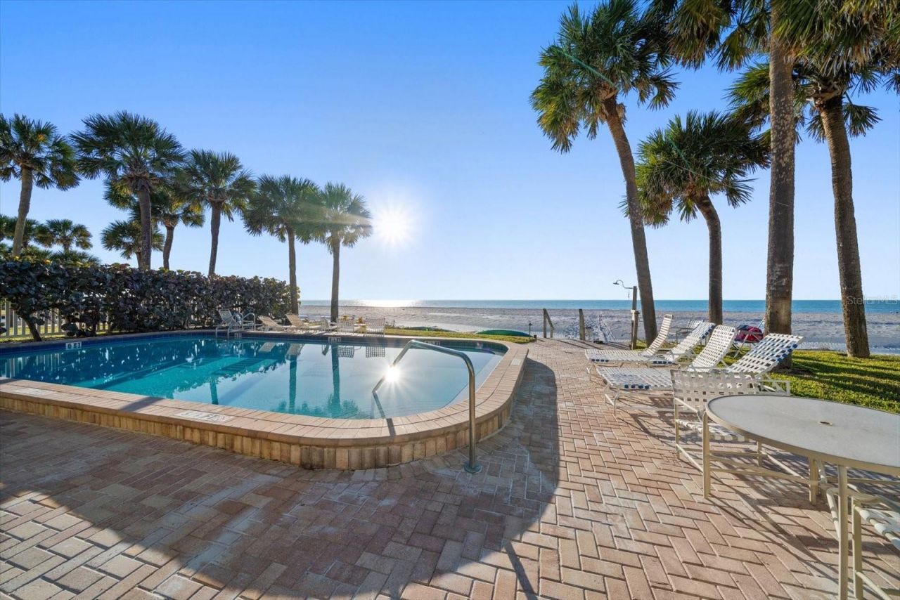 2300 Gulf Boulevard, Unit D1, Belleair Beach, FL 33786 Photo