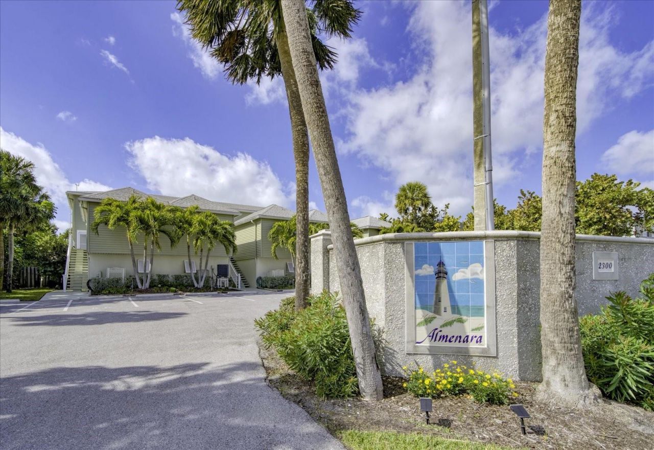2300 Gulf Boulevard, Unit D1, Belleair Beach, FL 33786 Photo
