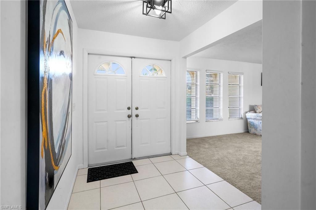 818 Monticello Ct, Cape Coral, FL 33904 Photo