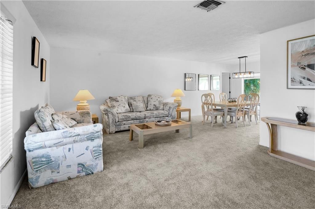 818 Monticello Ct, Cape Coral, FL 33904 Photo