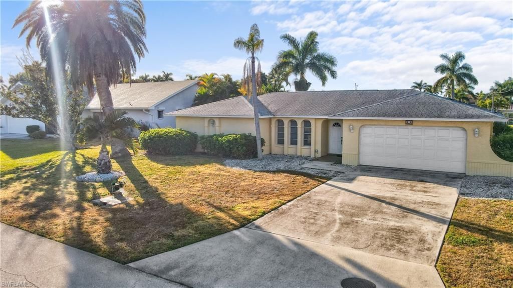 818 Monticello Ct, Cape Coral, FL 33904 Photo